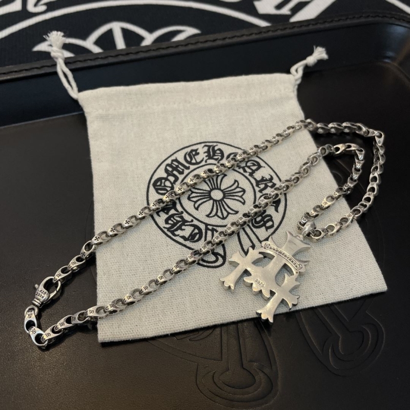 Ch*0me He**ts necklaces